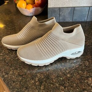 STQ Women's Tan Slip-On Sneakers